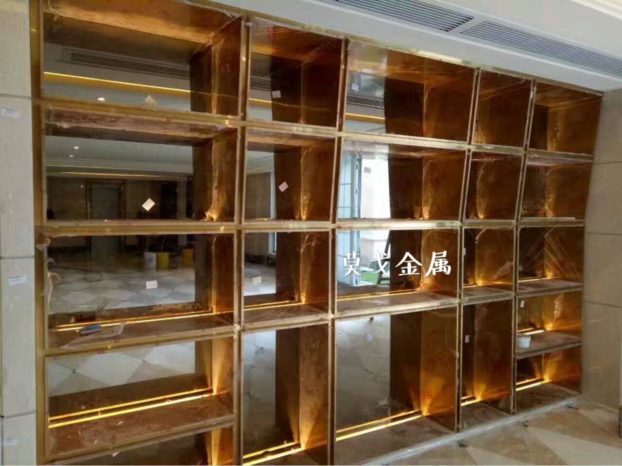 玫瑰金不锈钢展示柜